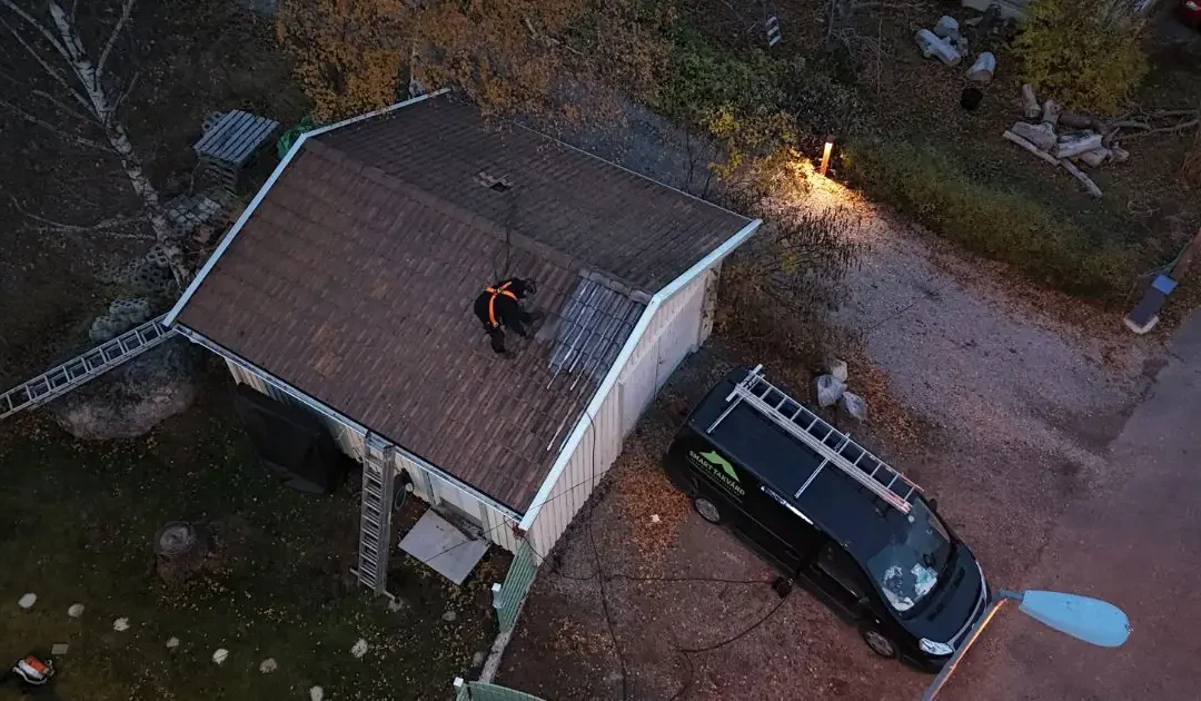 Varför takrengöring är avgörande för alla typer av tak